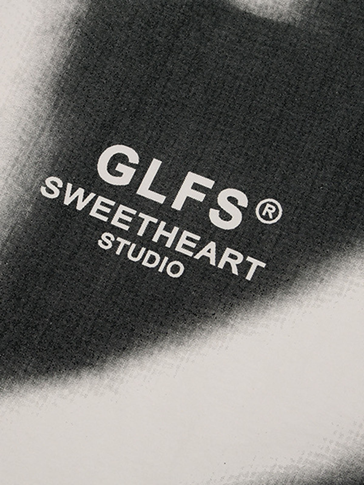 Abstract “KISS” Graphics T-Shirt